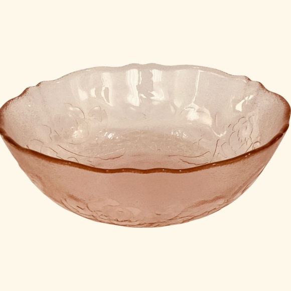 Vintage ARCOROC France Rosa Pink Glass Cereal Salad Bowl Rosés 6" - Picture 1 of 5